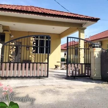 Anggerik Homestay Dungun Kampong Sura Tengah Zewnętrze zdjęcie